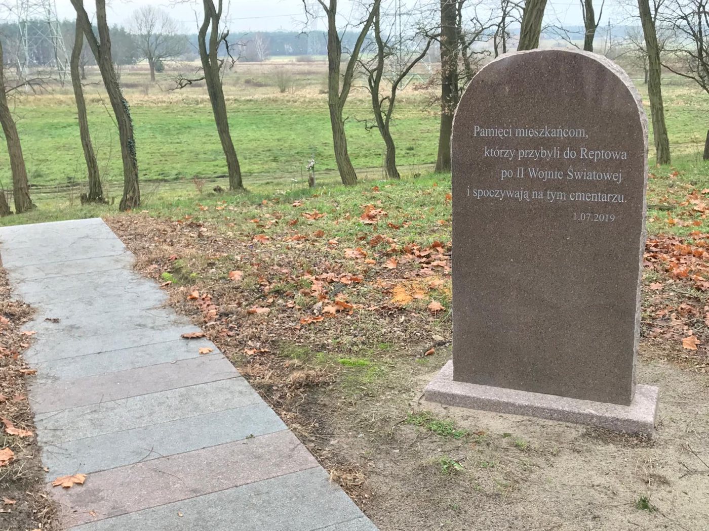 Tablica upamiętniająca mieszkańców
