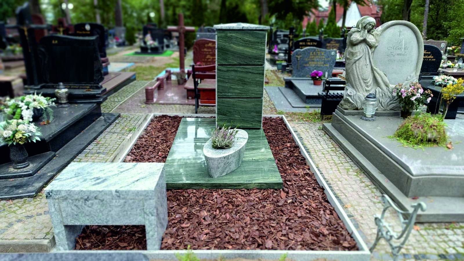 Nagrobki, pomniki i kolumbaria z granitu szwedzkiego