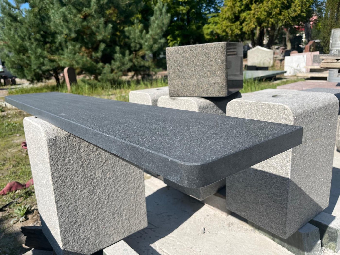 Czarny Szwed Moheda - parapet granitowy szlifowany i szczotkowany