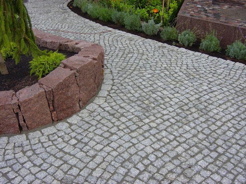 Project: Sidewalk - Bohus gray pavers, 4x6 cm