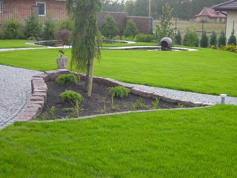 Project: Aesthetic stone edging that defines the lawn area