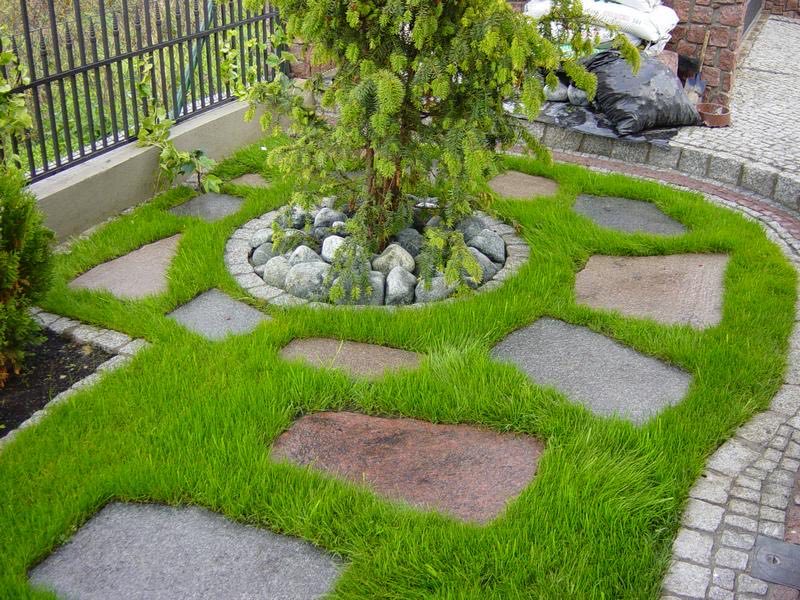Project: Granite slabs—as an informal path through the lawn