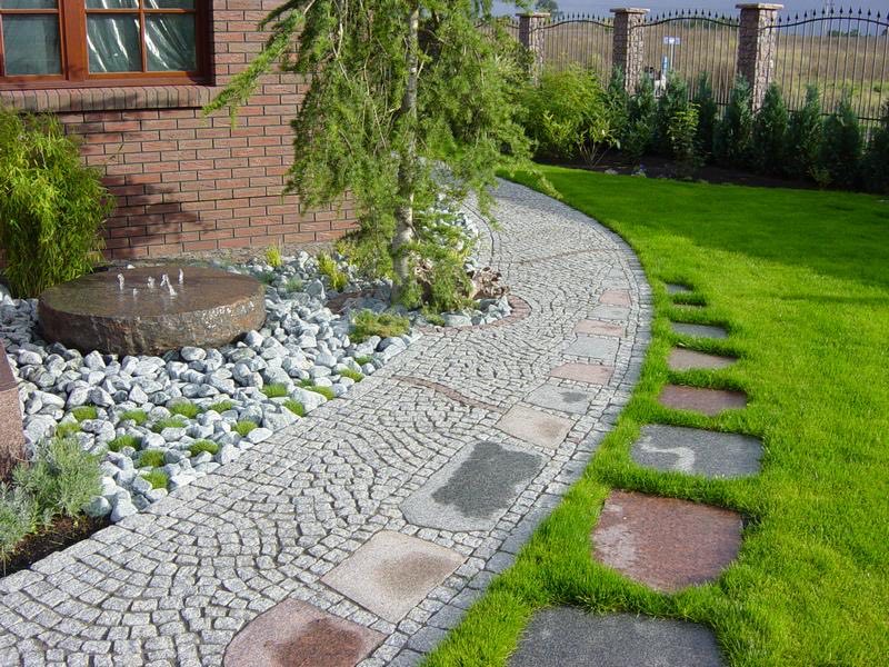 Project: The beauty of stone combined with plantings