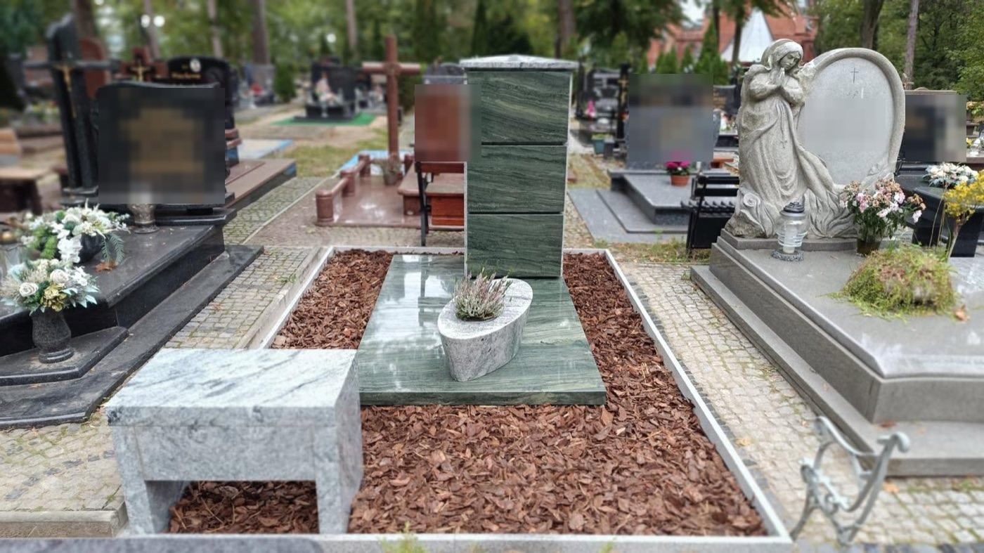 Design: Viscont White with green Mylonite—a family columbarium