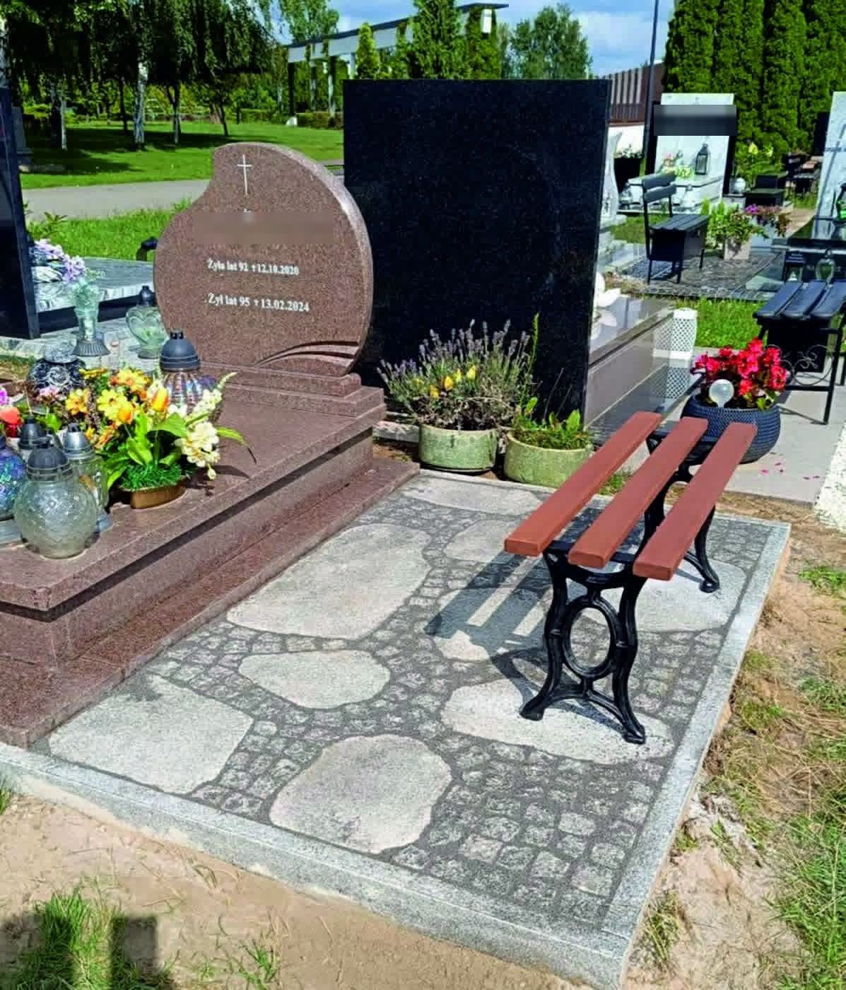 Project: Red Bohus - gravestone with a bench