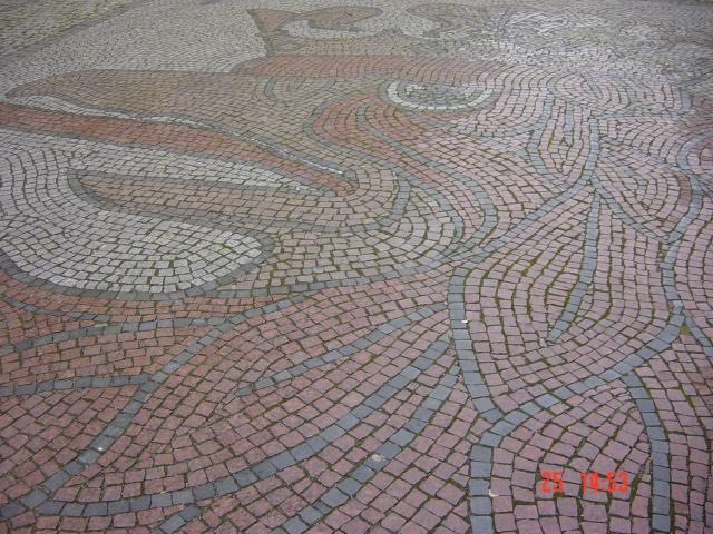 Design: A griffin made of mosaic