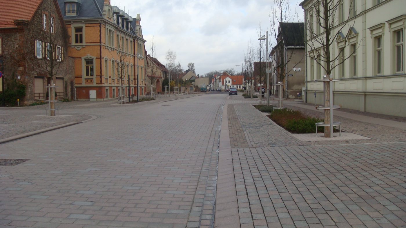 Product: Flamed-cut granite cubes in a mix of Swedish colors