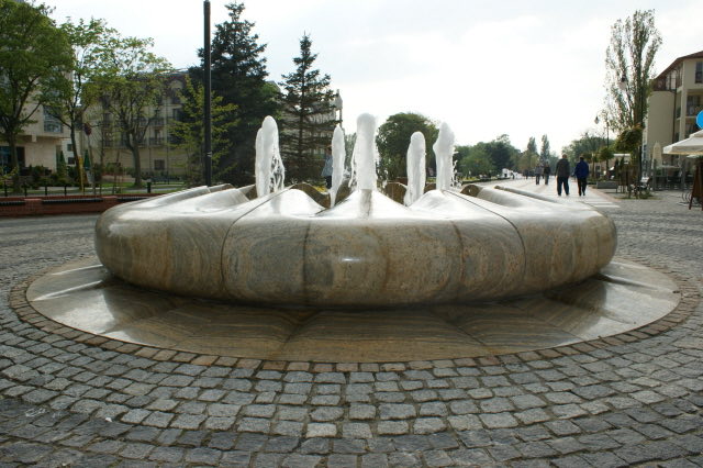 Project: Sculpted fountain made of Kashmir Gold stone